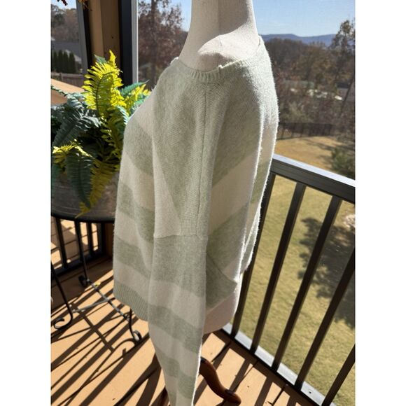 AE American Eagle Oversized Sweater This Feels Seriously Huggable NWOT - Picture 3 of 7